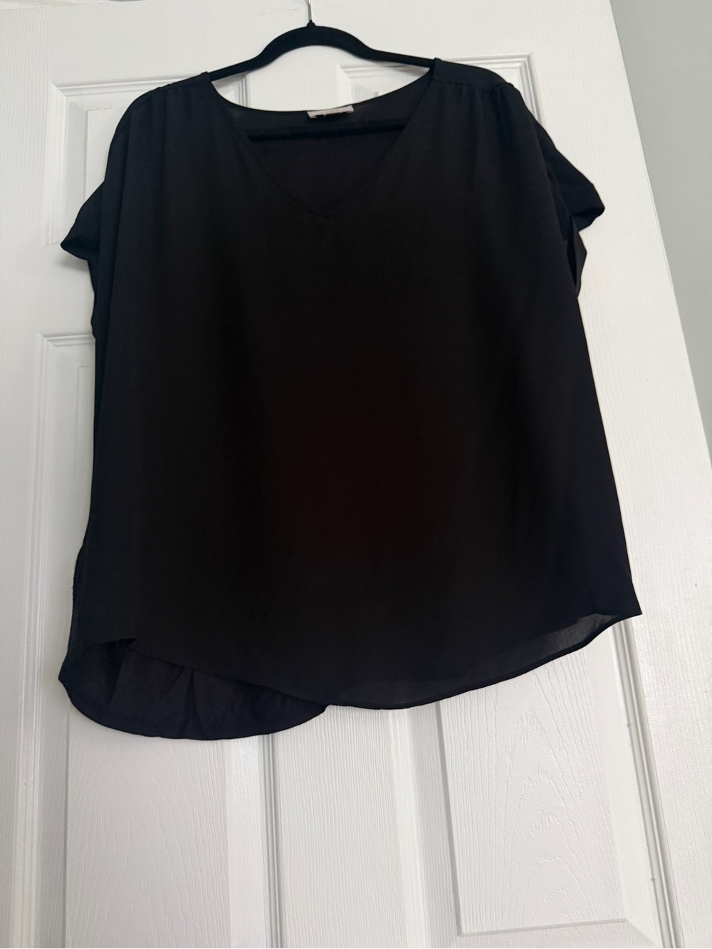 LOFT Black V-Neck Short Sleeve Blouse